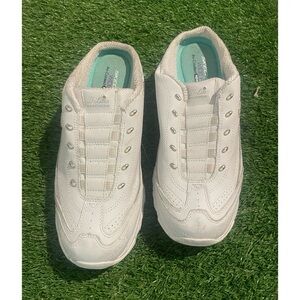 White chunky wide fit memory foam slip on skechers sneakers